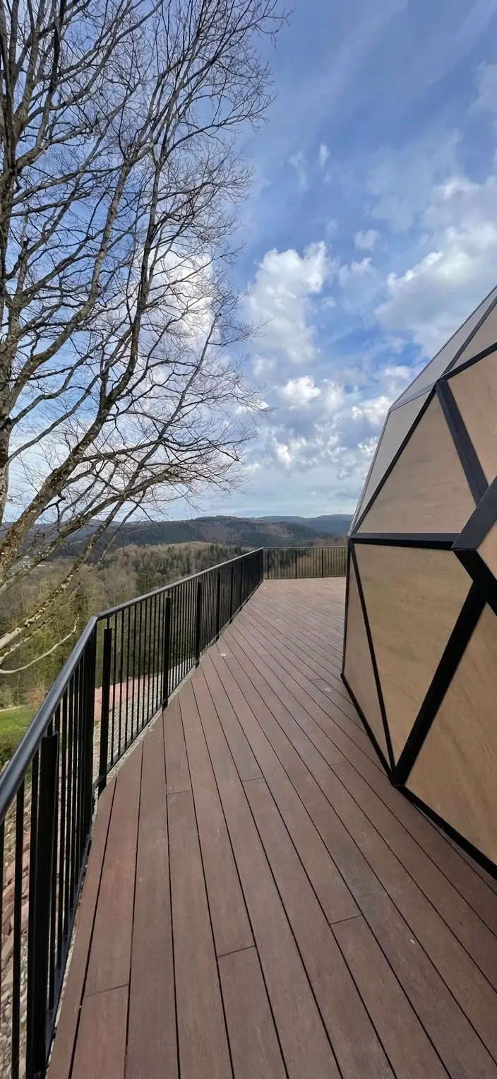 Terrasse bois en cours de pose par La Planète Bois dans l'Aisne